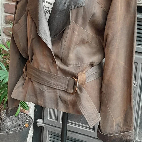 Vintage Metropole Faux Leather Motorcycle Jacket - Picture 3 of 9